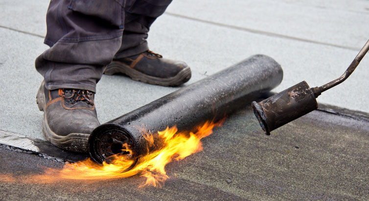 Teer, Asphalt und Bitumen entsorgen in Hamburg